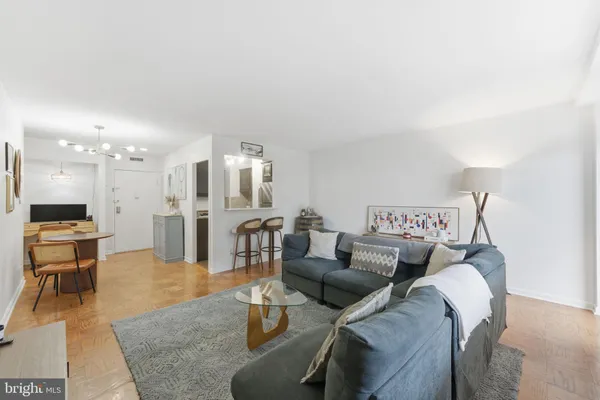 $259,000 | 2030 North Adams Street, Unit 911, Arlington, VA 22201