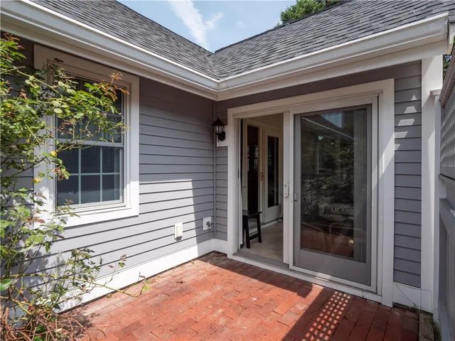 $649,000 | 318 Corey Lane, Middletown, RI 02842