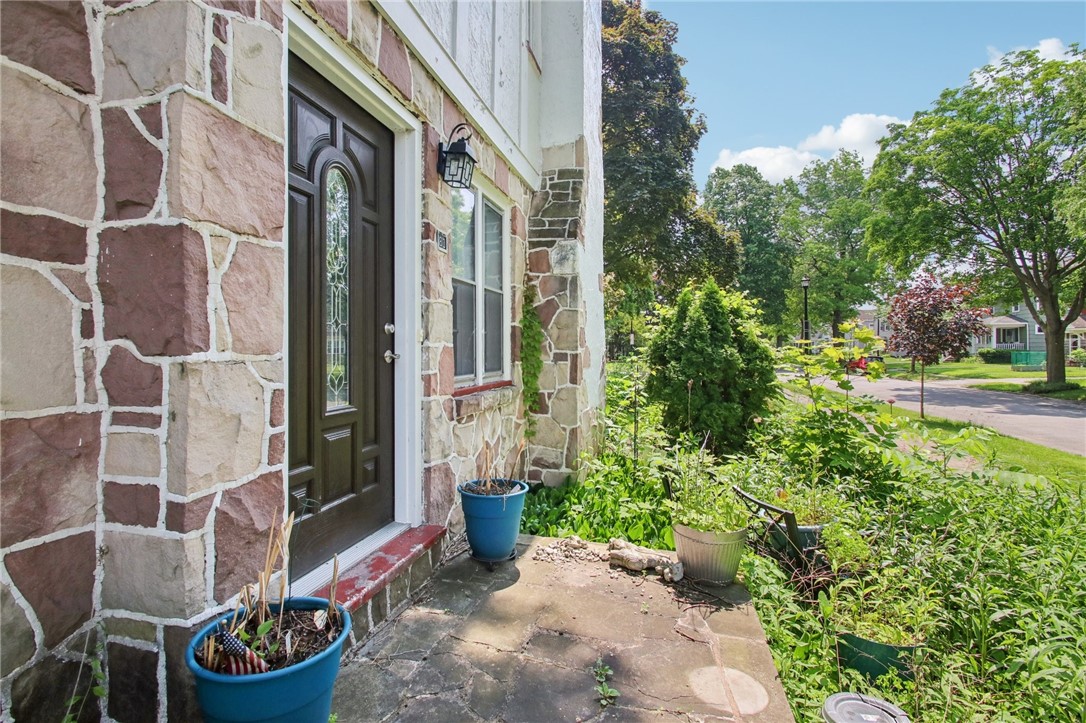 80 Rutledge Drive Rochester, NY 14621 - Photo 2 of 30