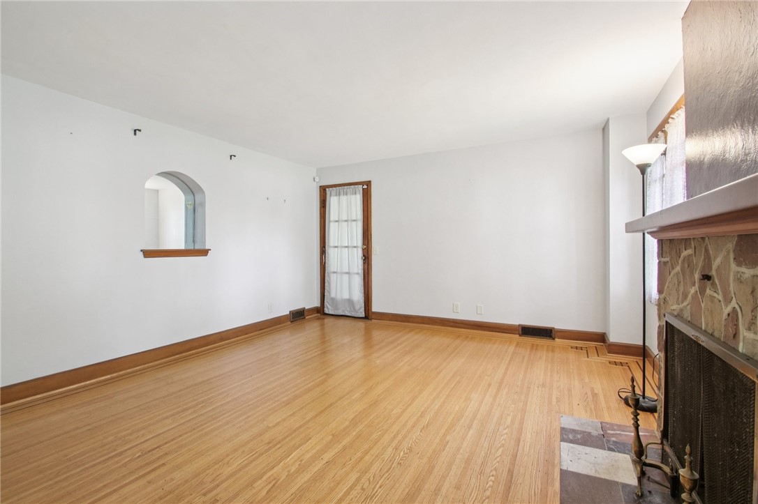 80 Rutledge Drive Rochester, NY 14621 - Photo 6 of 30