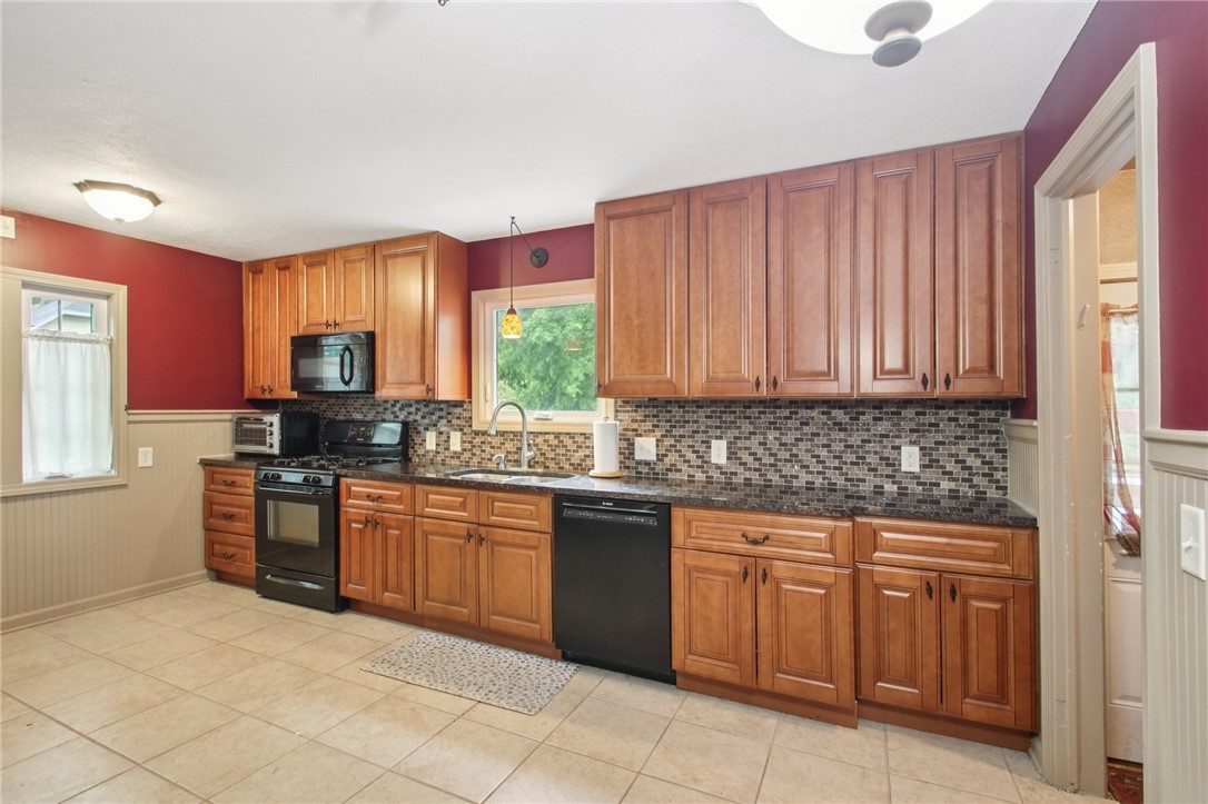 80 Rutledge Drive Rochester, NY 14621 - Photo 9 of 30