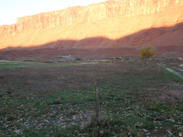 437 West Rimrock Lane, Unit 437 Moab, UT 84532 - Photo 7 of 9 Mountain view