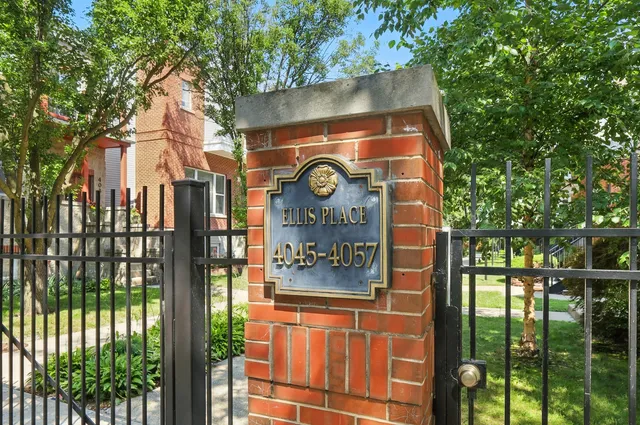 $689,900 | 4055 South Ellis Avenue, Chicago, IL 60653