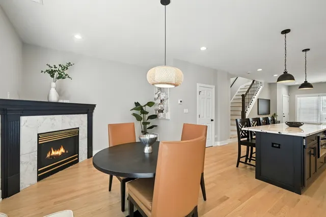 $689,900 | 4055 South Ellis Avenue, Chicago, IL 60653