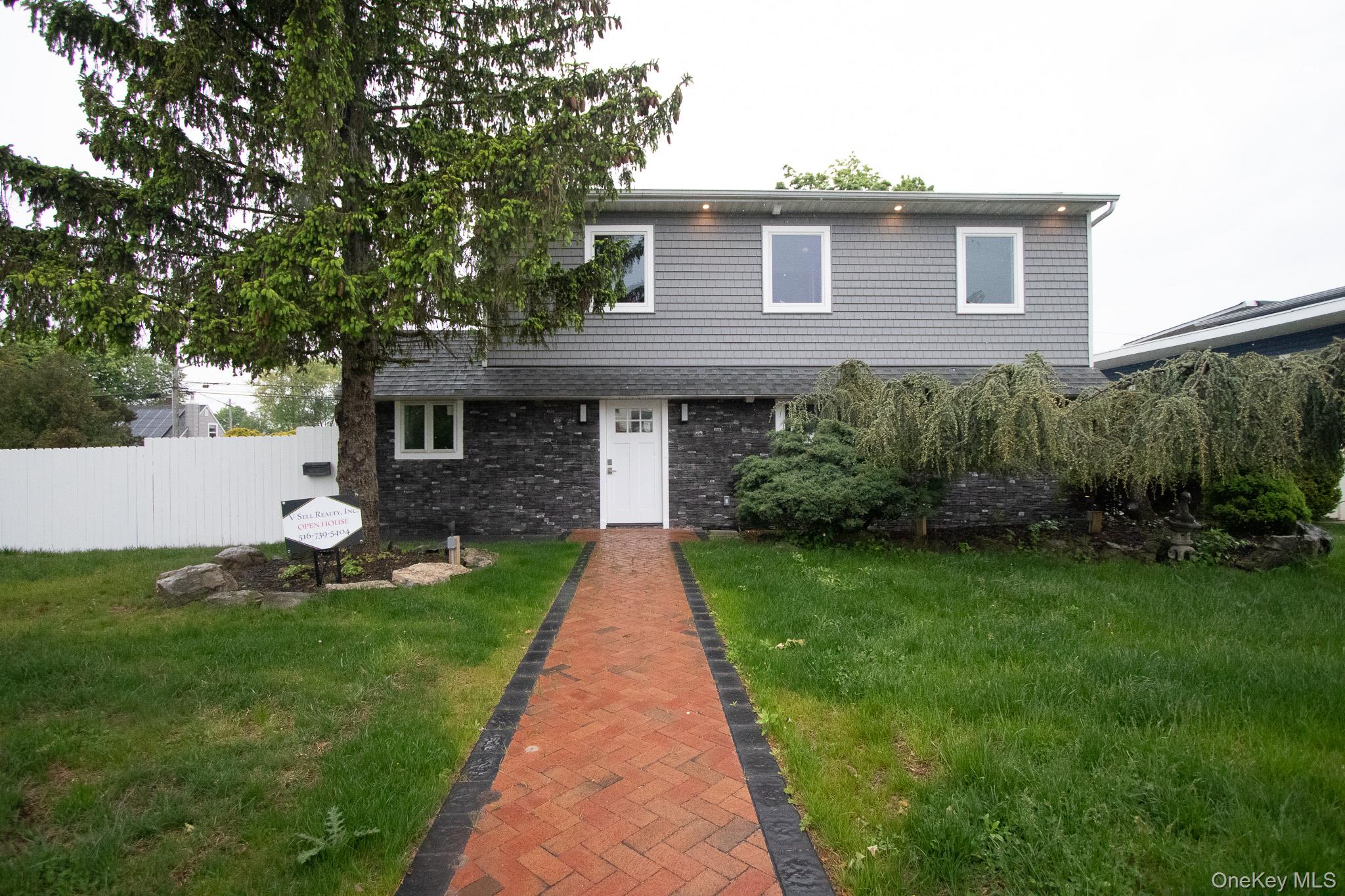 48 Ripple Lane Levittown, NY 11756 - Photo 1 of 23