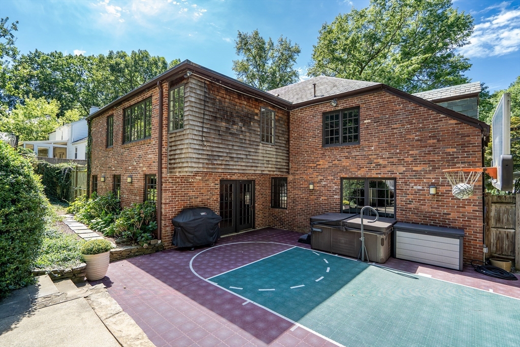 72 Beverly Road Brookline, MA 02467 - Photo 36 of 42 Gallery Image 36