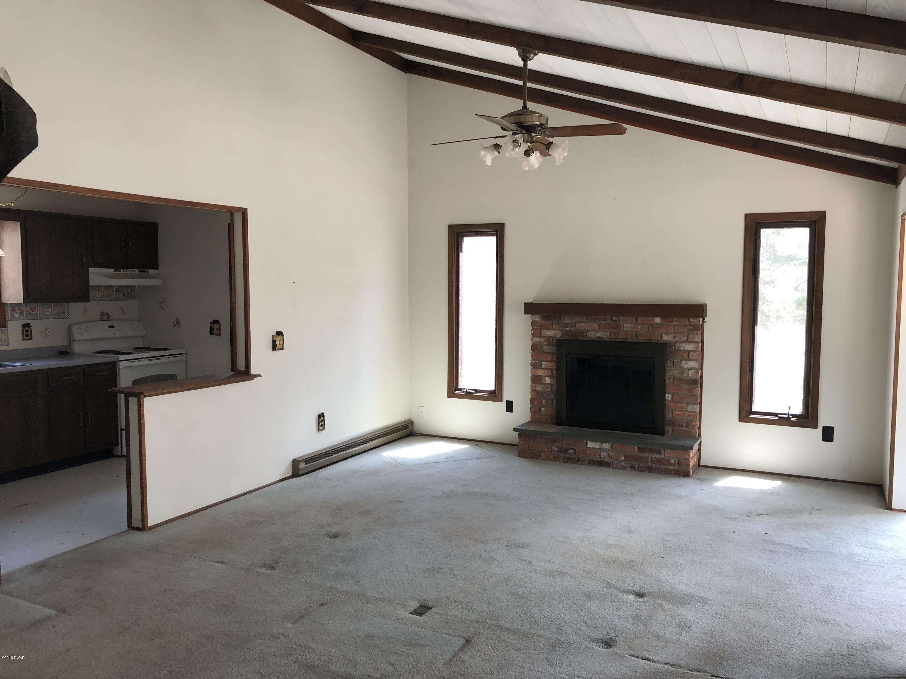 802 Conastoga Court Hawley, PA 18428 - Photo 6 of 37 7 living room