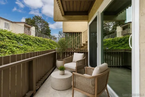 $345,000 | 432 Edgehill Lane, Unit 157, Oceanside, CA 92054