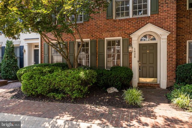 $1,120,000 | 1628 Colonial Hills Drive, McLean, VA 22102
