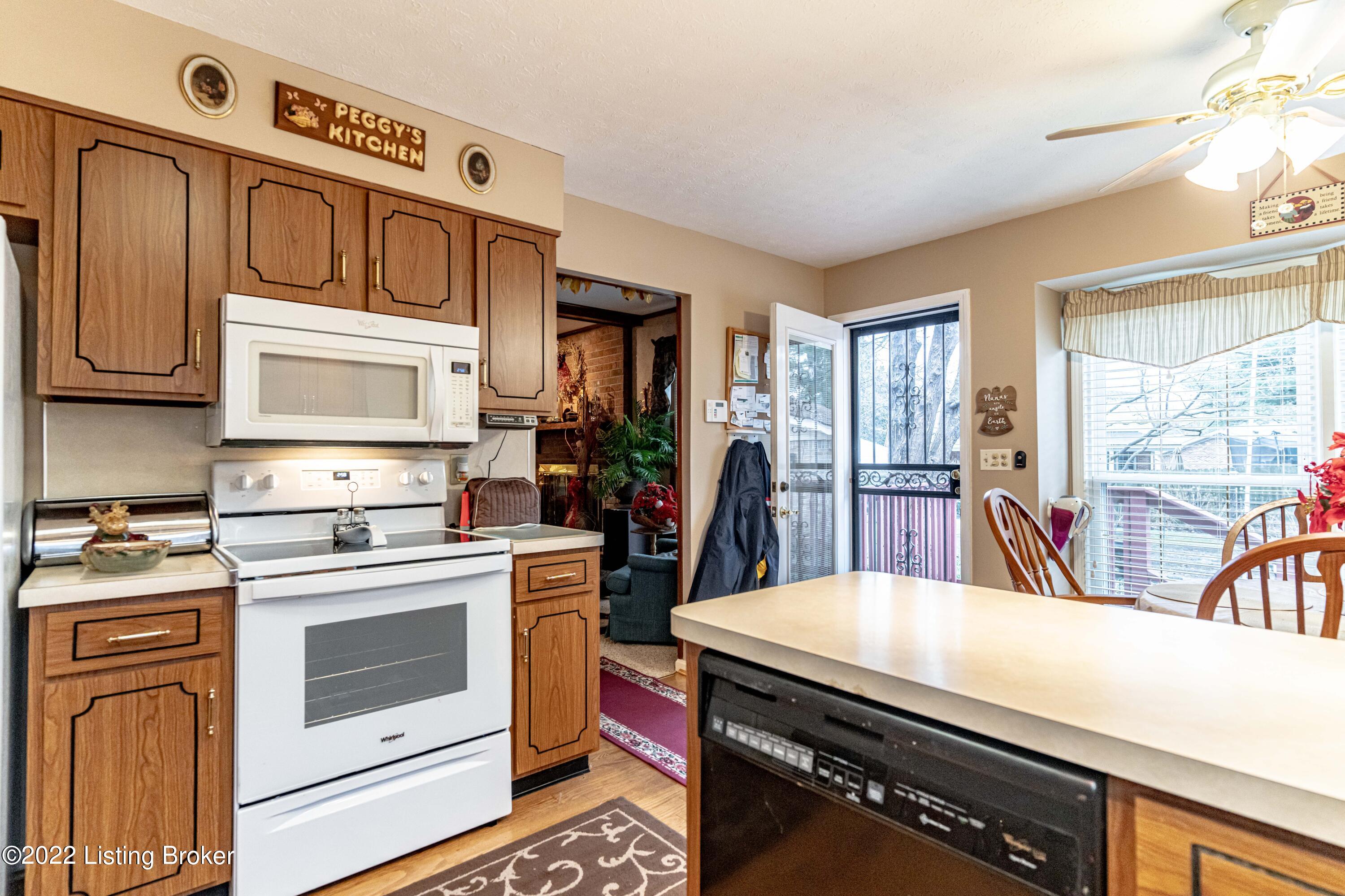 6811 Tottenham Road Louisville, KY 40207 - Photo 17 of 55 DSC06677