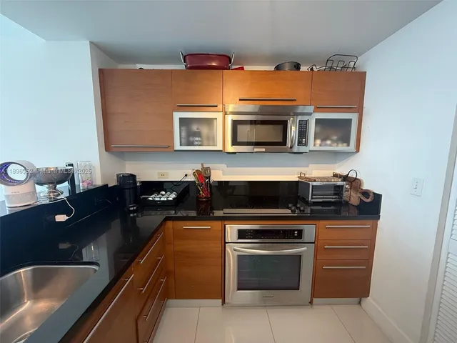 $665,000 | 244 Biscayne Boulevard, Unit 3708, Miami, FL 33132