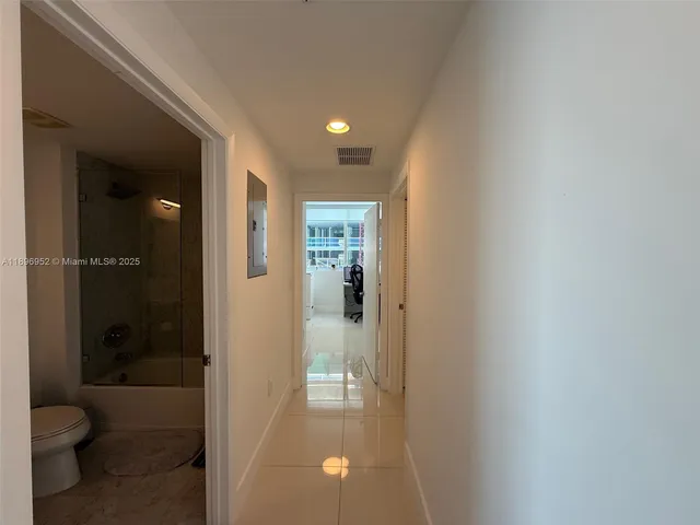 $665,000 | 244 Biscayne Boulevard, Unit 3708, Miami, FL 33132