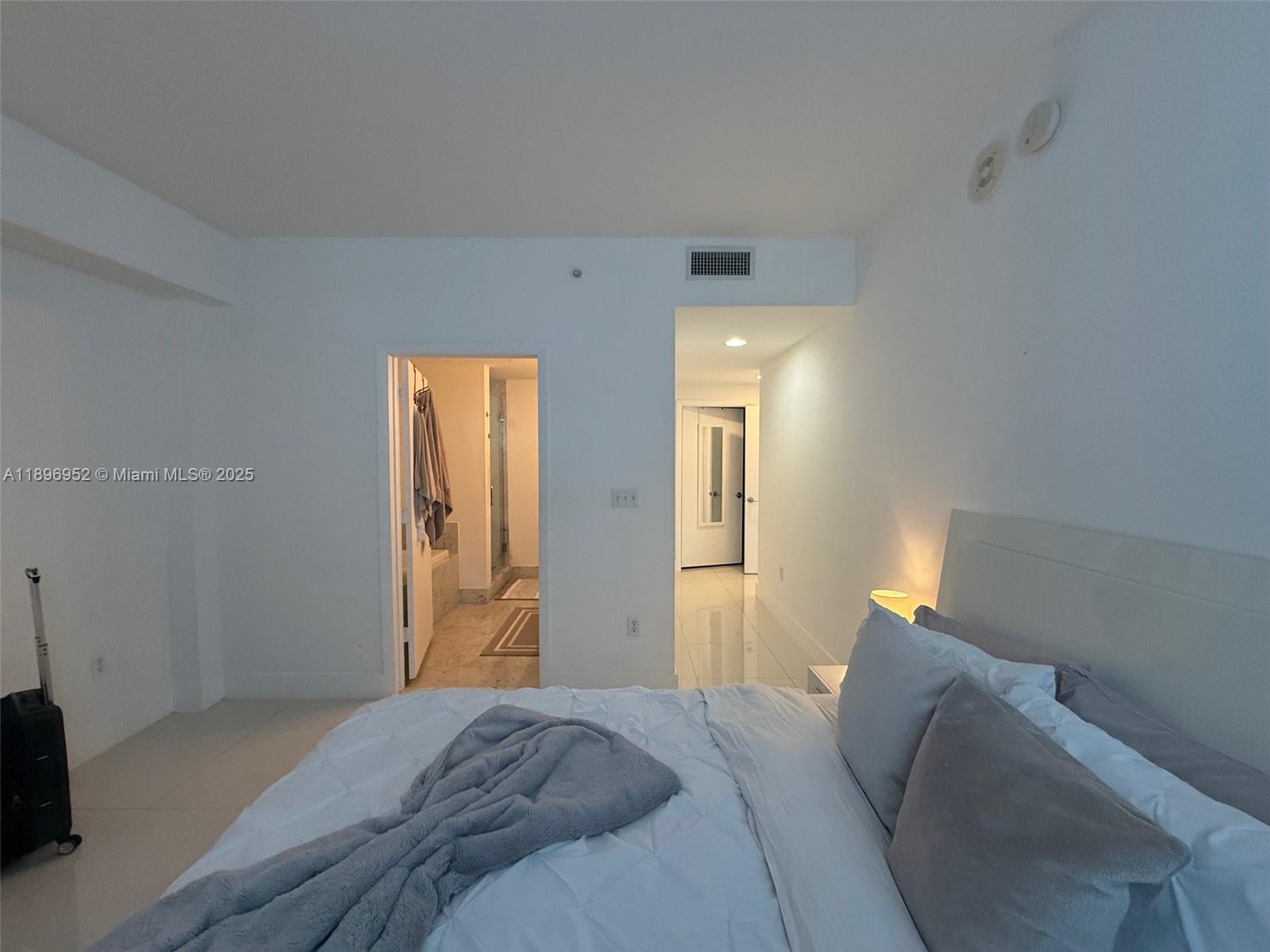 244 Biscayne Boulevard, Unit 3708 Miami, FL 33132 - Photo 24 of 51