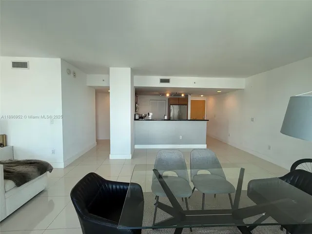 $665,000 | 244 Biscayne Boulevard, Unit 3708, Miami, FL 33132