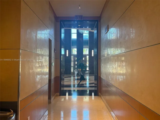 $665,000 | 244 Biscayne Boulevard, Unit 3708, Miami, FL 33132