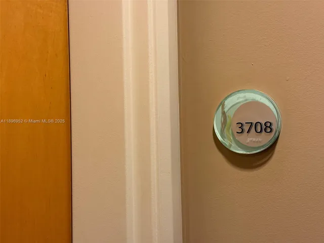 $665,000 | 244 Biscayne Boulevard, Unit 3708, Miami, FL 33132