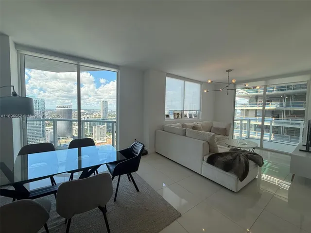 $665,000 | 244 Biscayne Boulevard, Unit 3708, Miami, FL 33132