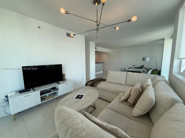 $665,000 | 244 Biscayne Boulevard, Unit 3708, Miami, FL 33132