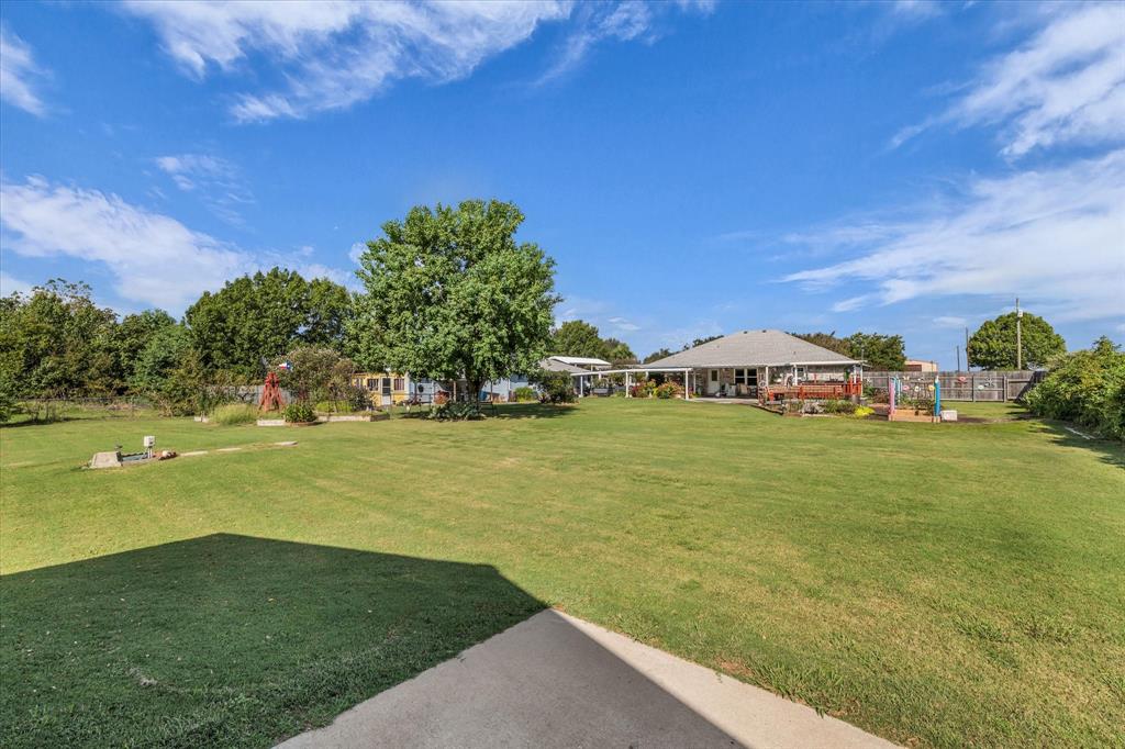 107 Fort Graham Circle Waco, TX 76705 - Photo 30 of 40 View of back yard
