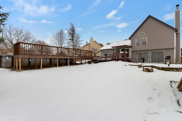 $449,900 | 272 Village Lane, Bartlett, IL 60103