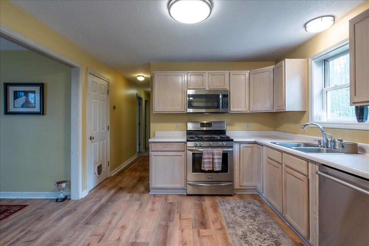 11 Simon Road Waldoboro, ME 04572 - Photo 8 of 44 24-11 Simon-24