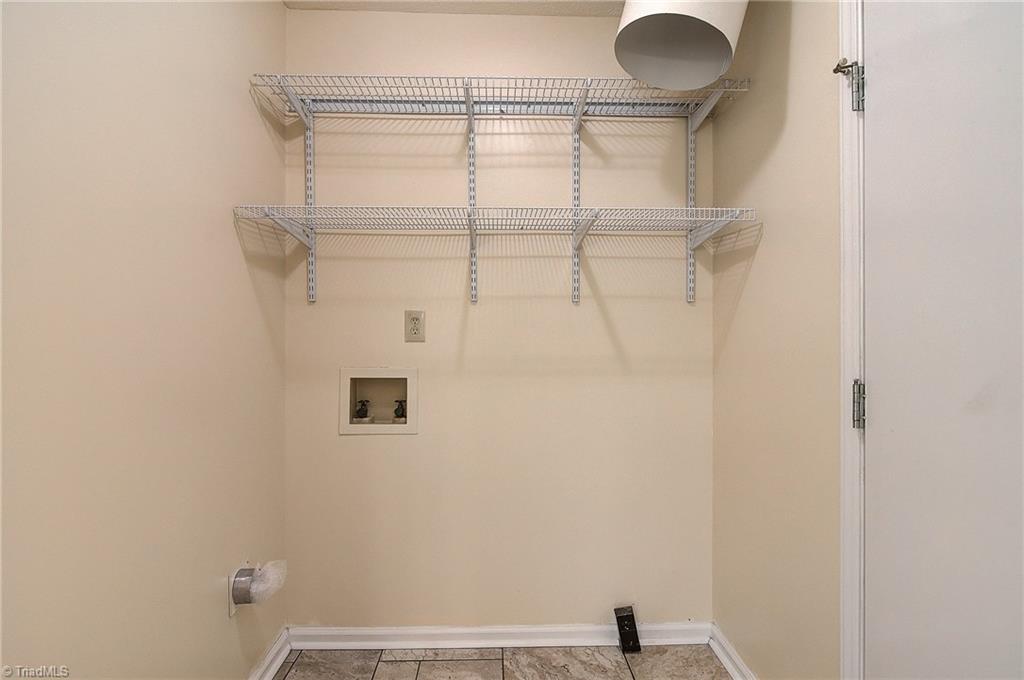 4307 Chilton Way High Point, NC 27265 - Photo 11 of 29 Gallery Image 11
