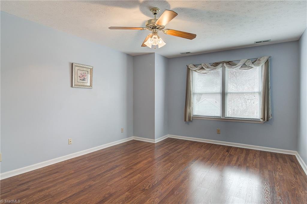 4307 Chilton Way High Point, NC 27265 - Photo 13 of 29 Gallery Image 13