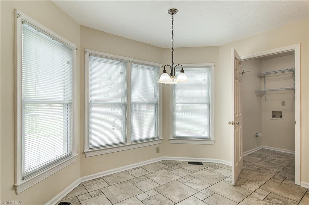 4307 Chilton Way High Point, NC 27265 - Photo 10 of 29 Gallery Image 10