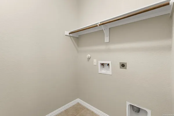 $220,000 | 9122 Vondel Park, Converse, TX 78109