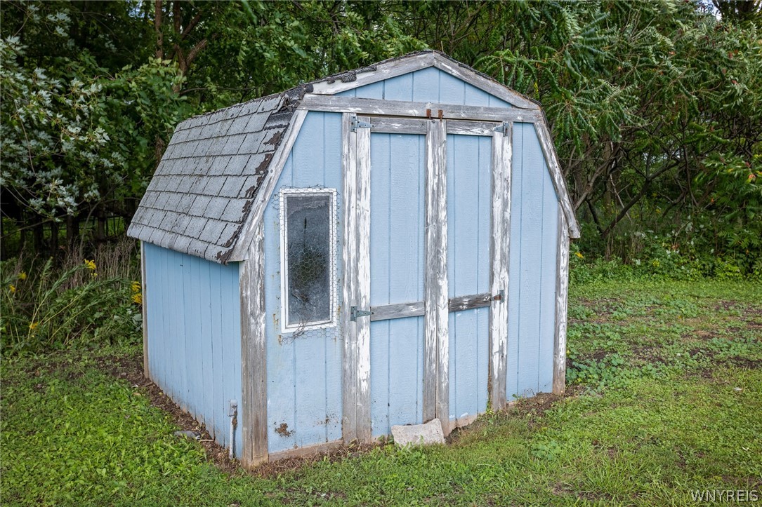 9547 Ridge Road Darien, NY 14036 - Photo 11 of 40