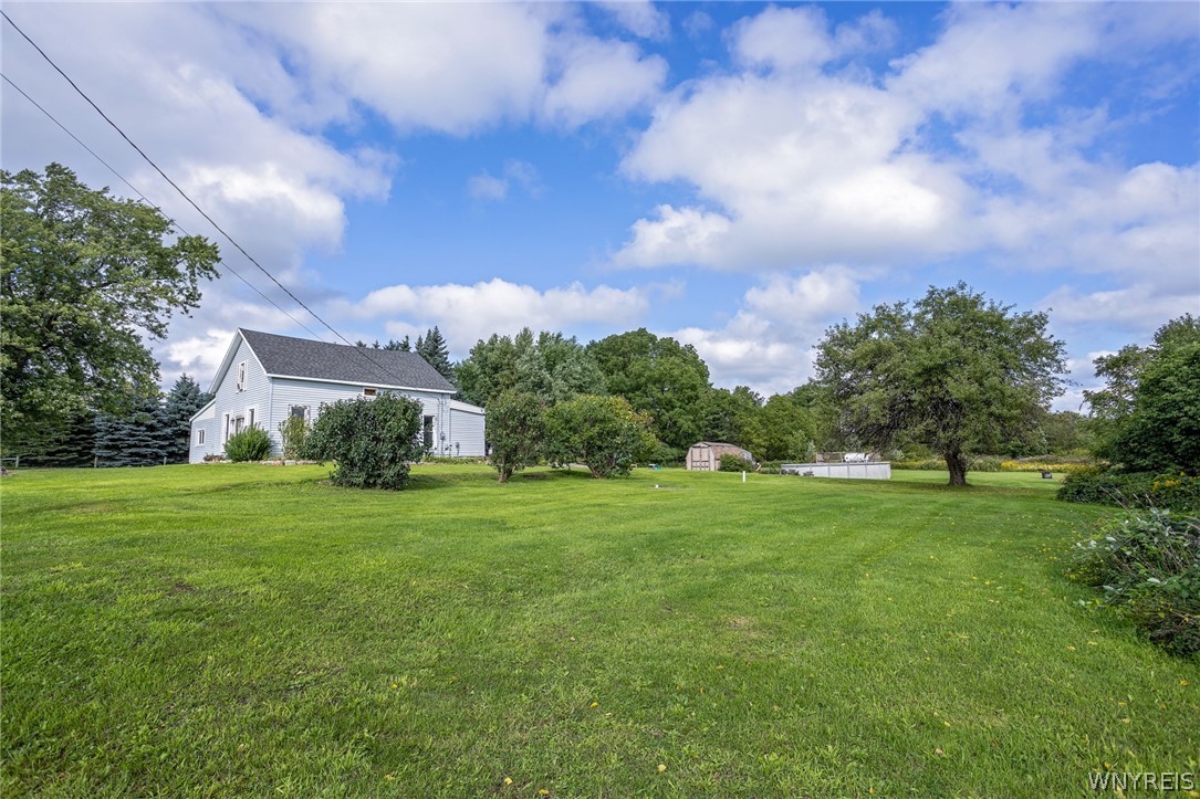 9547 Ridge Road Darien, NY 14036 - Photo 3 of 40