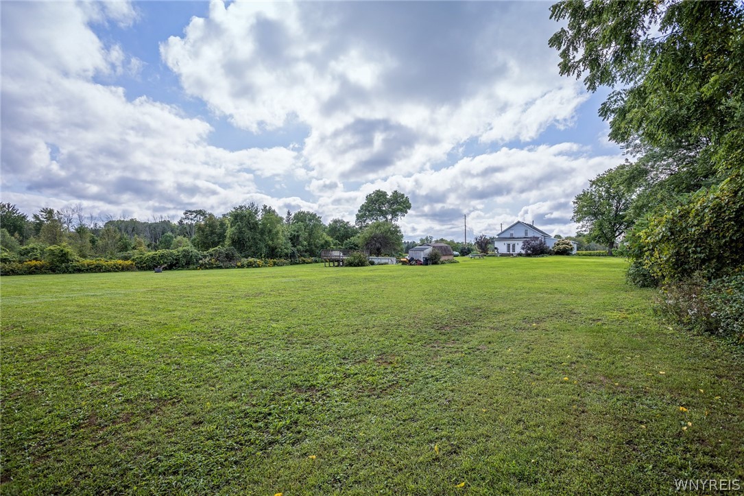 9547 Ridge Road Darien, NY 14036 - Photo 9 of 40