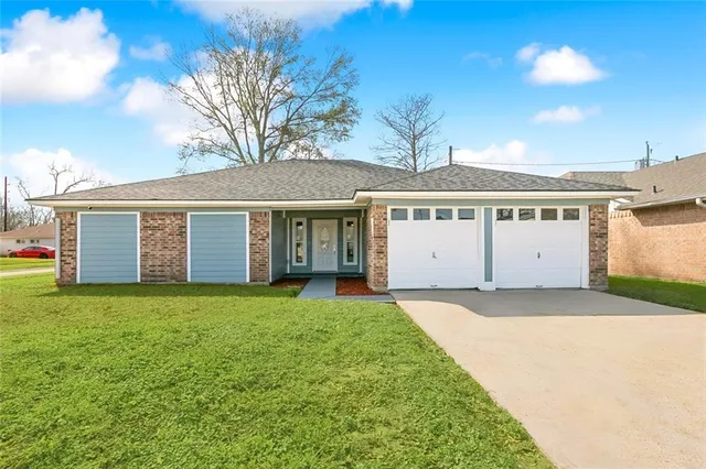 $200,000 | 501 Manchester Lane,, Laplace, LA 70068