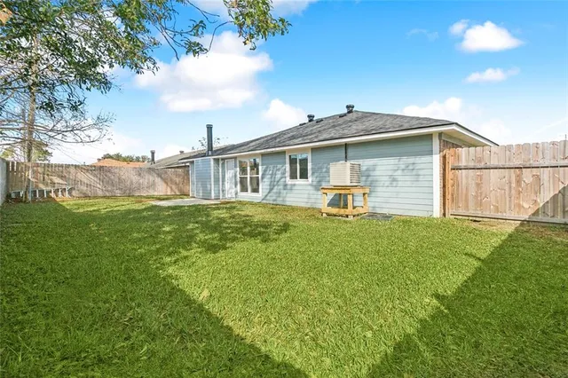 $200,000 | 501 Manchester Lane,, Laplace, LA 70068