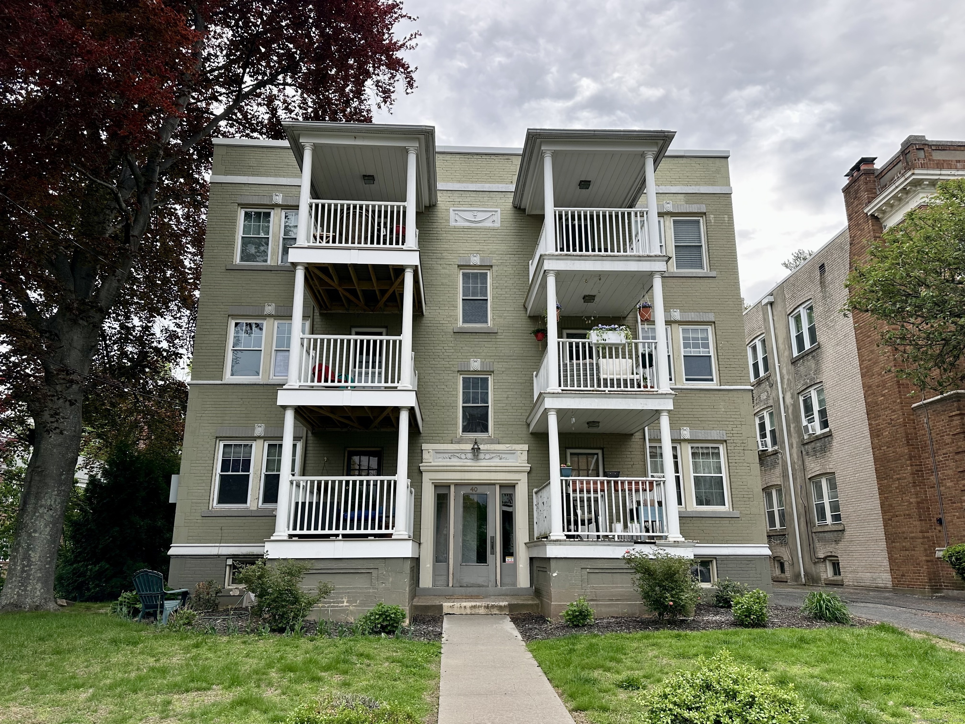 40 Robin Road, Unit 305 West Hartford, CT 06119 - Photo 1 of 1
