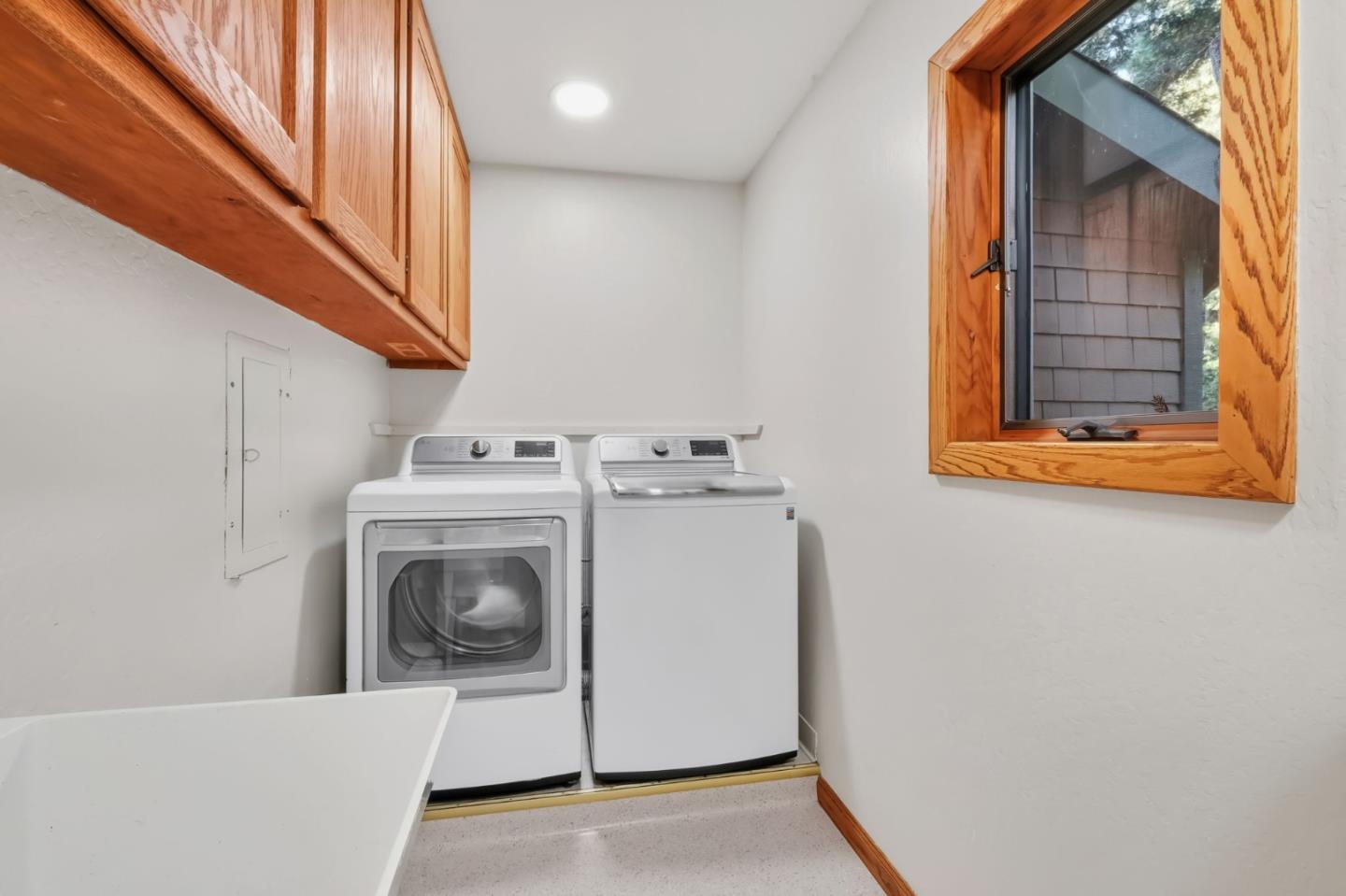 620 Condor Avenue Ben Lomond, CA 95005 - Photo 27 of 42 a utility room with dryer and washer