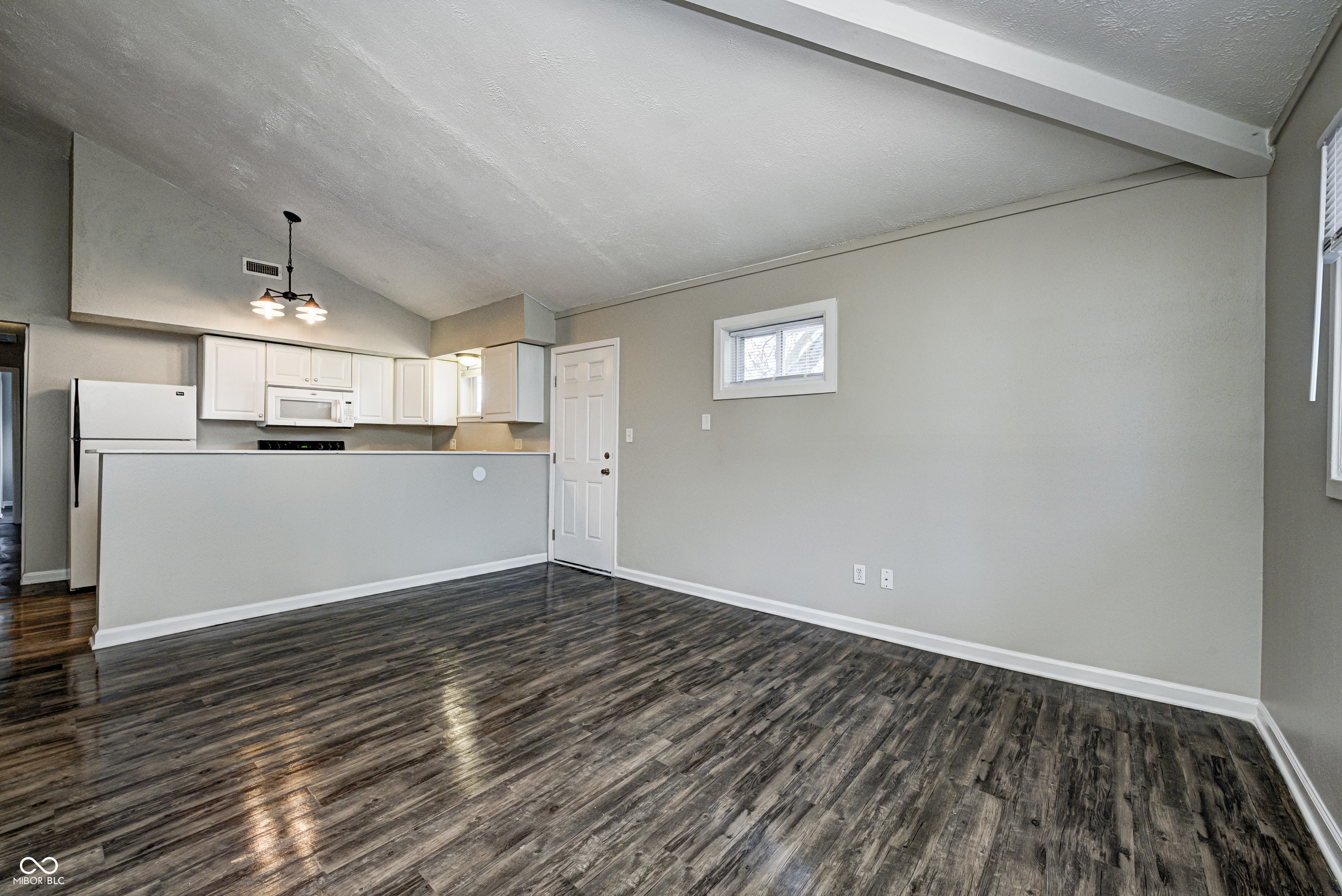 8467 Bluff Road Indianapolis, IN 46217 - Photo 5 of 18