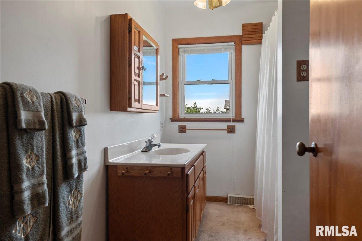 2410 Old State Road Jacksonville, IL 62650 - Photo 19 of 50