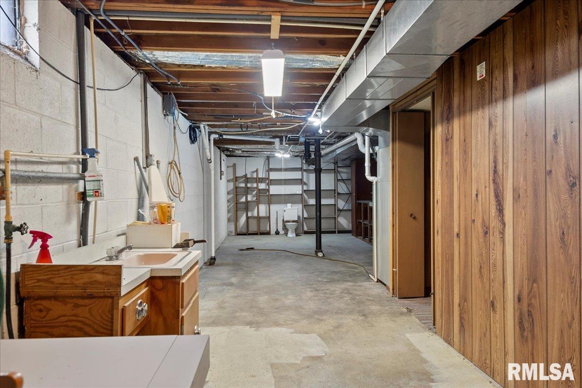 2410 Old State Road Jacksonville, IL 62650 - Photo 26 of 50