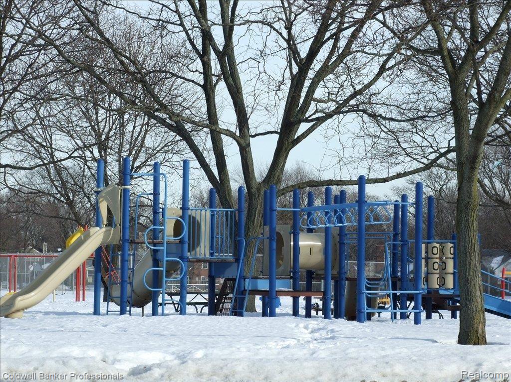 1790 Graefield Road Birmingham, MI 48009 - Photo 18 of 25 Play Sets and Tennis Courts