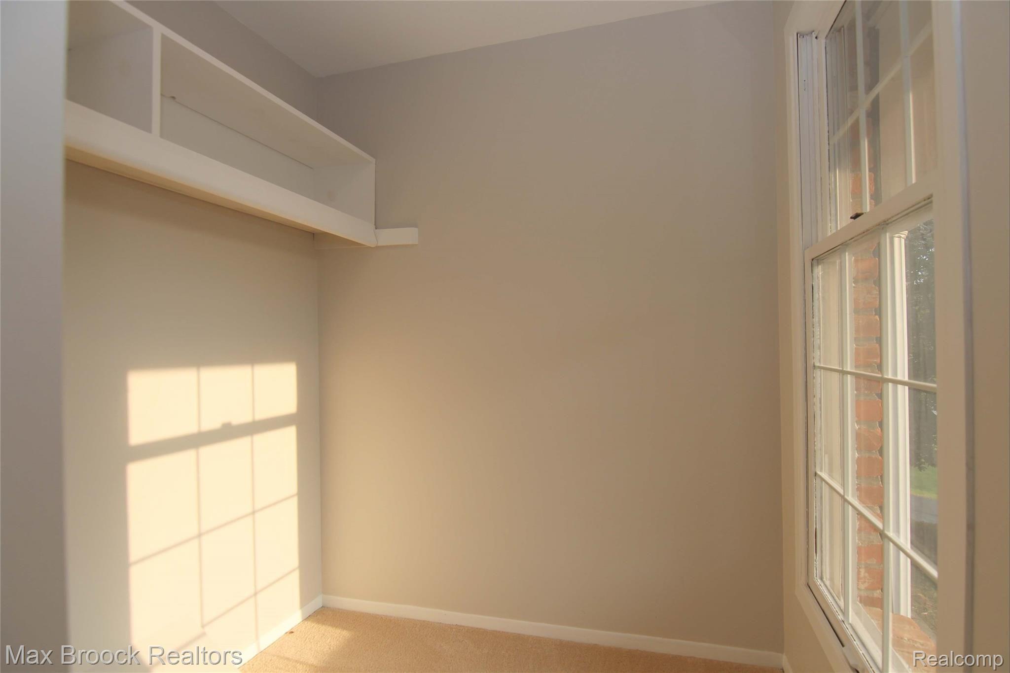 37206 Chesapeake Road Farmington, MI 48335 - Photo 19 of 31 Bedroom 2 Walk-in