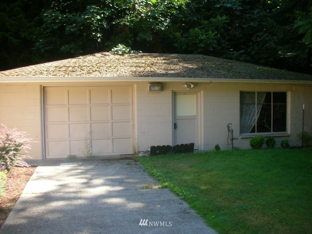 25642 Lake Fenwick Road Kent, WA 98032 - Photo 3 of 23 Gallery Image 3