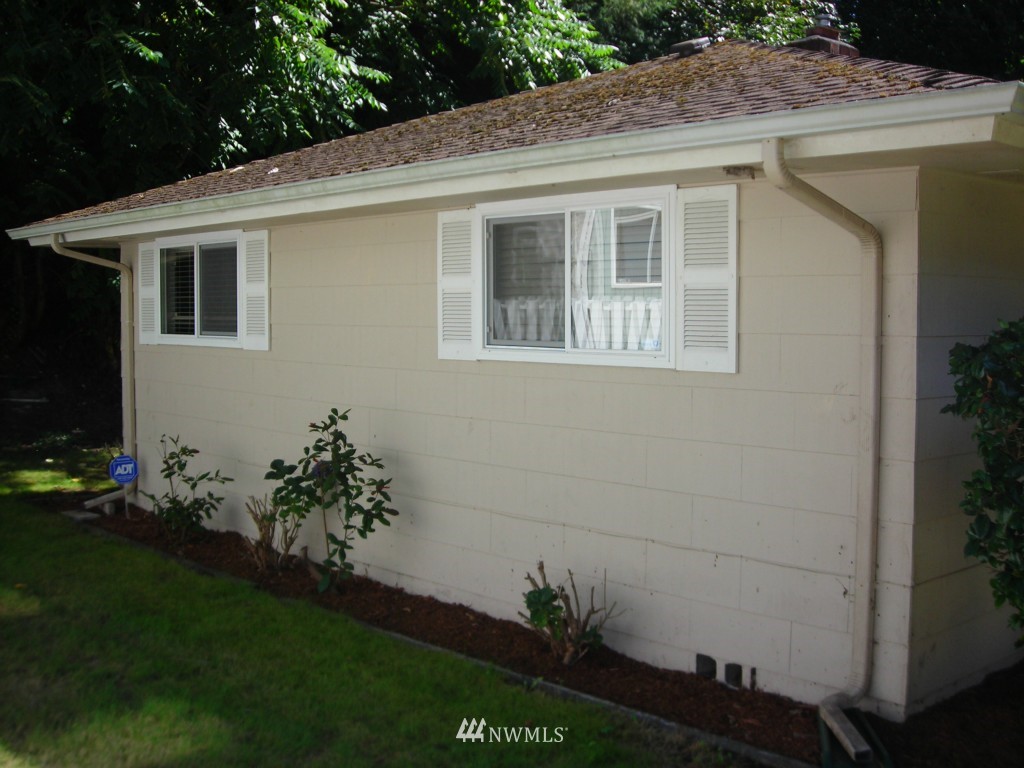 25642 Lake Fenwick Road Kent, WA 98032 - Photo 4 of 23 Gallery Image 4