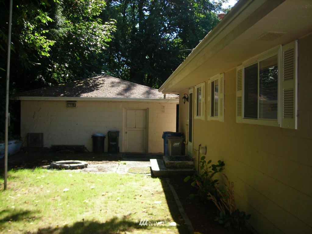 25642 Lake Fenwick Road Kent, WA 98032 - Photo 5 of 23 Gallery Image 5