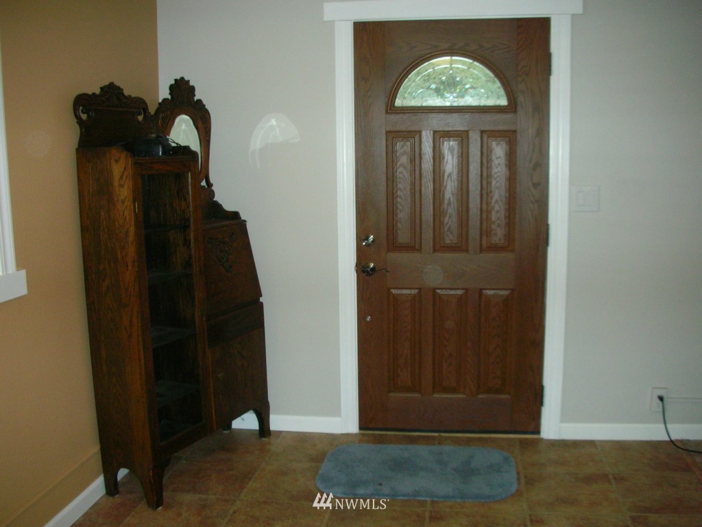 25642 Lake Fenwick Road Kent, WA 98032 - Photo 6 of 23 Gallery Image 6