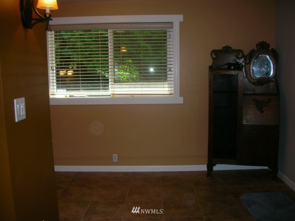 25642 Lake Fenwick Road Kent, WA 98032 - Photo 7 of 23 Gallery Image 7