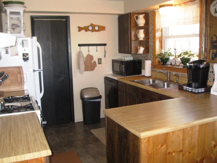 8565 Rustic Lane Southwest Fife Lake, MI 49633 - Photo 3 of 24 1796583-3.JPG