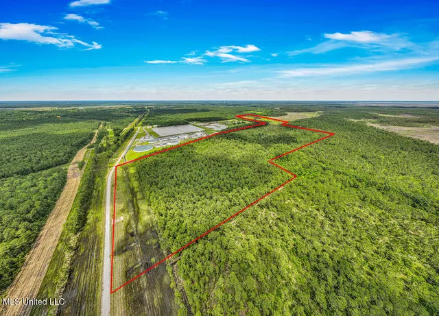 $125,660 | 1 Bayou Cumbest Road, Moss Point, MS 39562