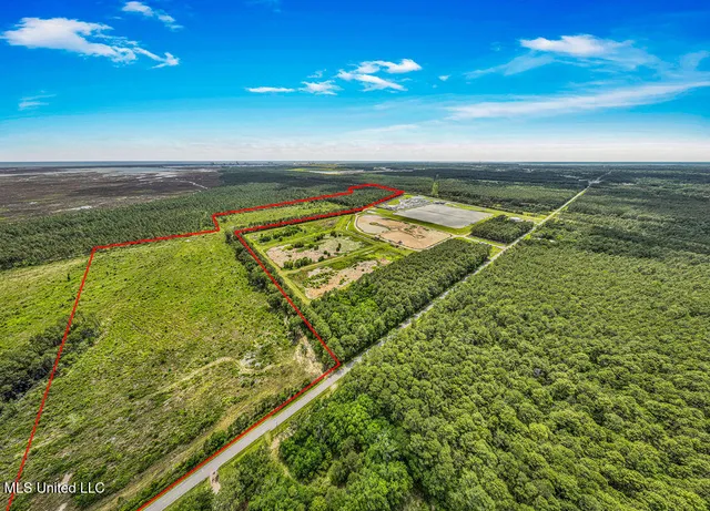 $125,660 | 1 Bayou Cumbest Road, Moss Point, MS 39562