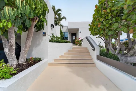 $900,000 | 828 Bayport Way, Longboat Key, FL 34228